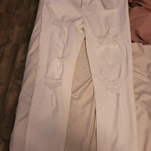 NWT White destroyed skinny jeans